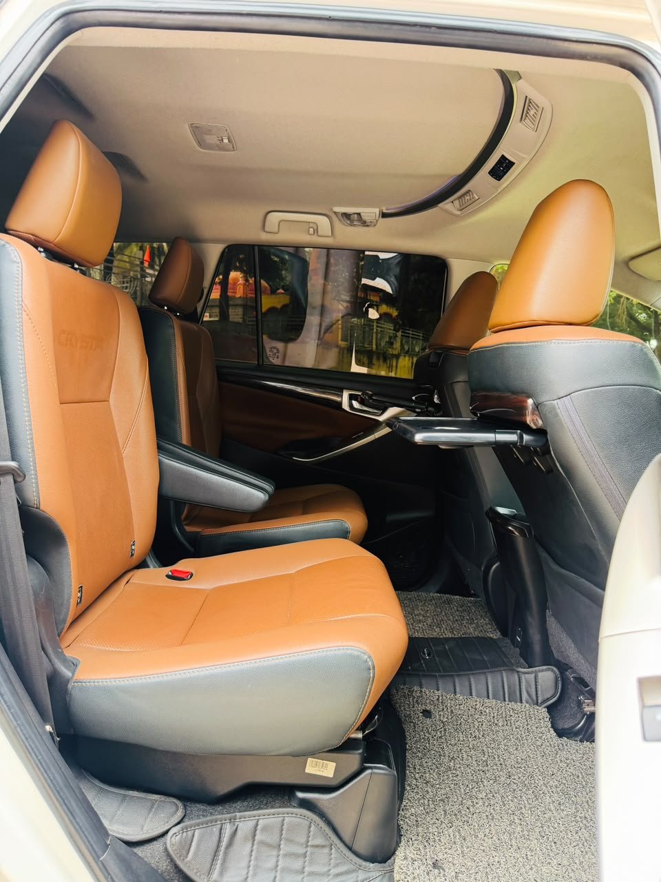 Innova Crysta 2.4 Z